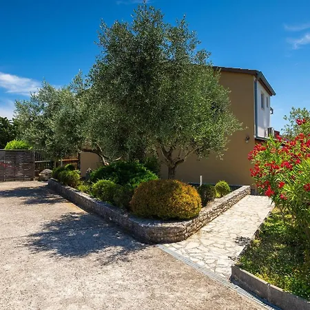 Villa Casa Aneri By Guide Pavicini