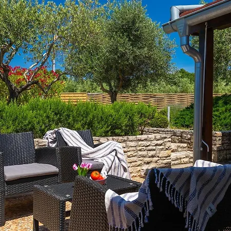 Casa Aneri By Guide فيلة Pavicini